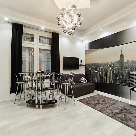 Garibaldi Apartment Budapest Eksteriør billede