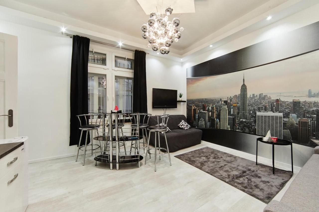 Garibaldi Apartment Budapest Eksteriør billede