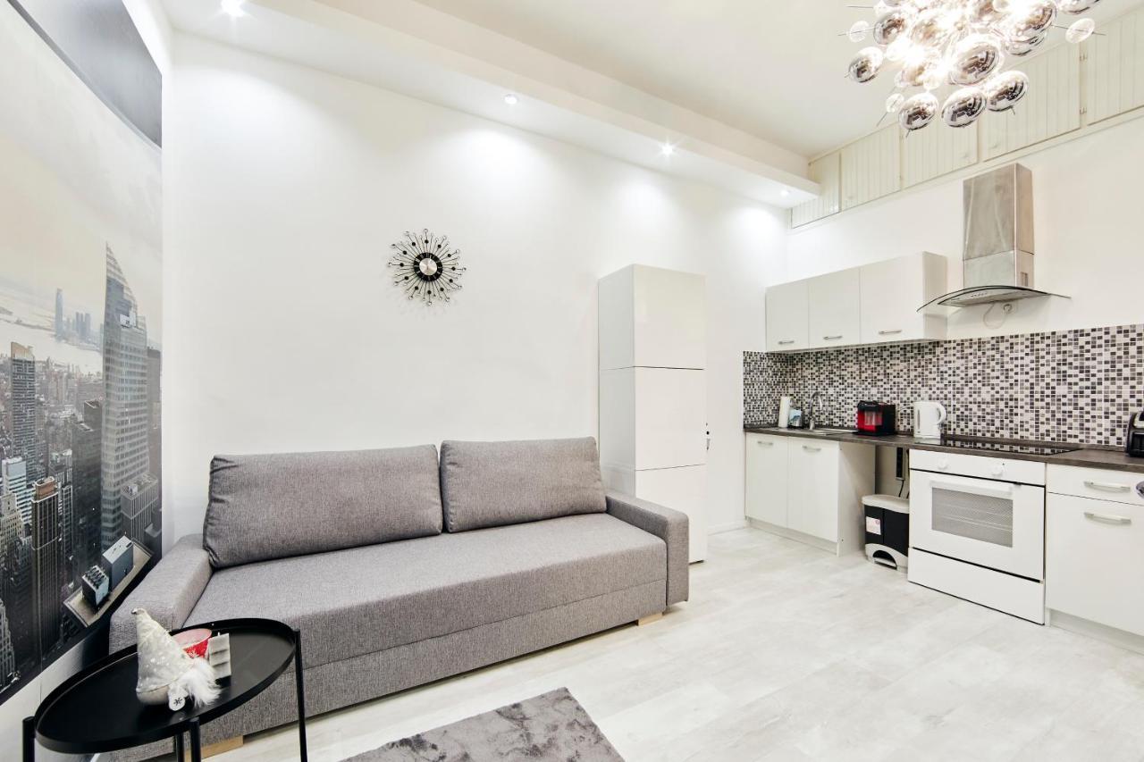 Garibaldi Apartment Budapest Eksteriør billede