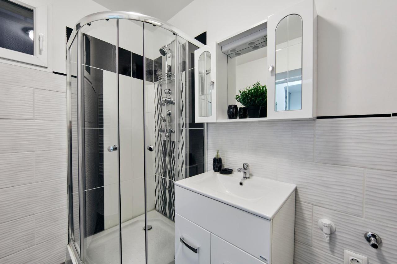 Garibaldi Apartment Budapest Eksteriør billede