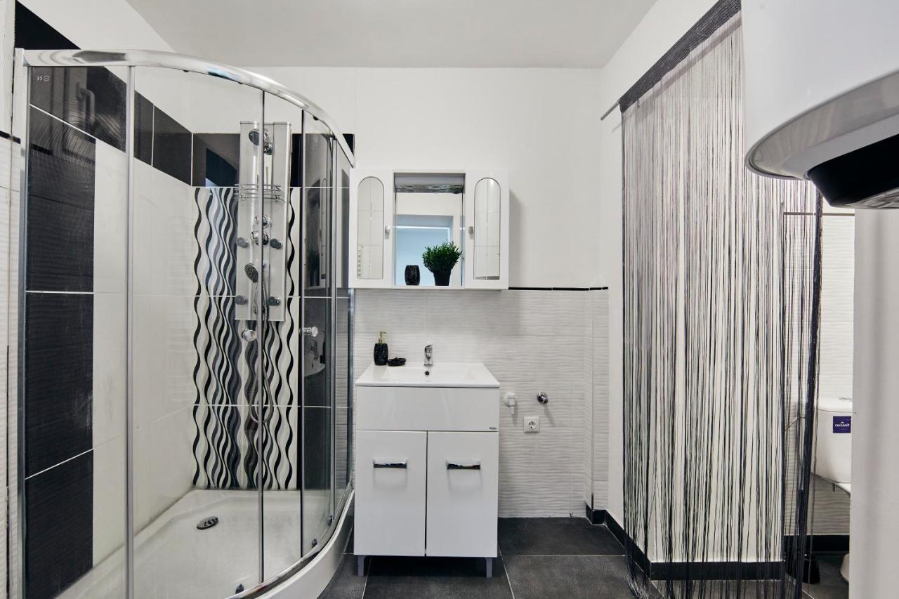 Garibaldi Apartment Budapest Eksteriør billede